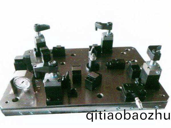 齒(chi)輪(lun)室罩蓋(gai)液(ye)壓(ya)裌具